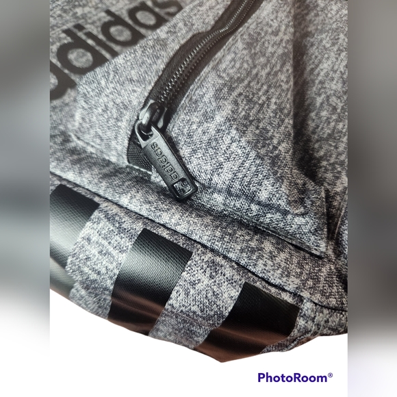 Adidas - Santiago gray with signature stripes insulated lunch bag - Picture 5 of 9